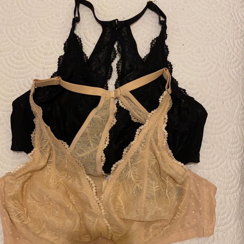 Lot of 2 INC bras. (Barlette)